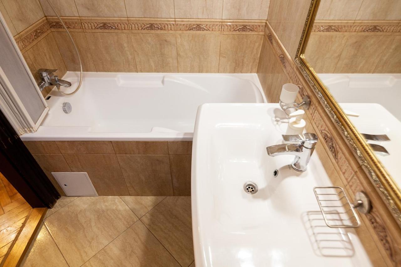 Alfa Apartments Levytskoho Lviv Eksteriør billede